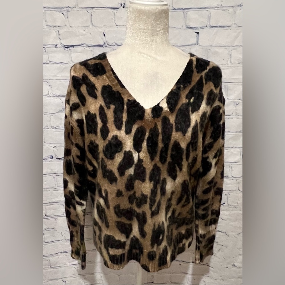 Young Fabulous & Broke Leopard Print Pullover Soft V Neck Sweater Size S/M